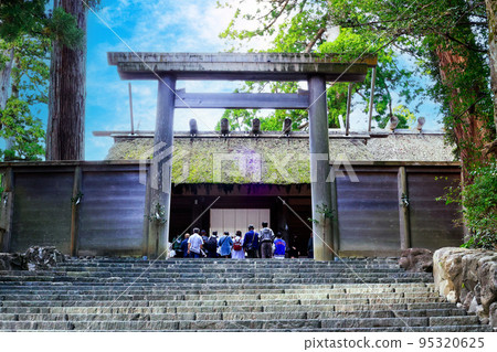 Main shrine of Naiku Main shrine of Naiku 95320625