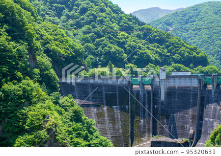 秩父湖,二瀨水壩,從天文台眺望,初夏風景 秩父湖,二瀨水壩,從天文台眺望,初夏風景 95320631