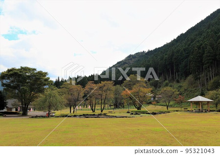 105年秋天的淡墨櫻花村新地漫步(岐阜縣本棲市) 105年秋天的淡墨櫻花村新地漫步(岐阜縣本棲市) 95321043