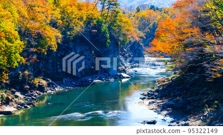 Nagatoro Valley (Autumn) 95322149
