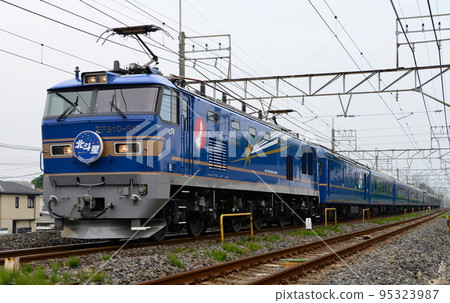 EF510 Hokutosei colored sleeper limited express train Hokutosei on the Utsunomiya line EF510 Hokutosei colored sleeper limited express train Hokutosei on the Utsunomiya line 95323987