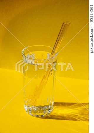 Chemistry Beaker Drink Tumbler with Reusable Straw Set