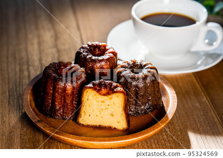 卡內萊和咖啡 95324569