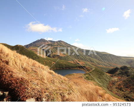 Chokai and Toriumi Lake 95324573