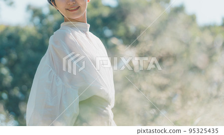 female, females, lady 95325435