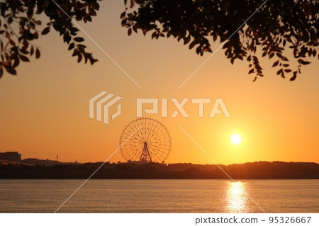 Kasai Rinkai Park Ferris Wheel, Asahi, Ships and Birds 95326667