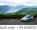 Lake Ashi and car 95329030
