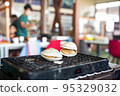Grilled clam 95329032