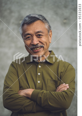 70多歲的白髮老人 95331633