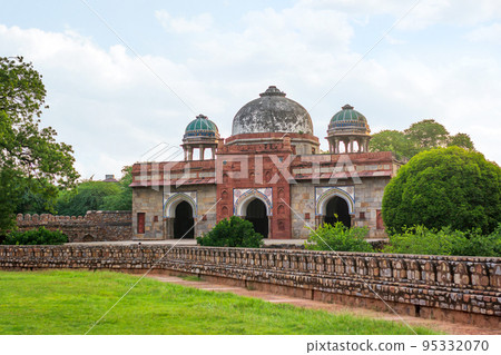 Jallianwala Bagh garden and  memorial preserved in the memory of those wounded and killed in the Jallianwala Bagh Massacre,  Amritsar, Punjab, India 95332070