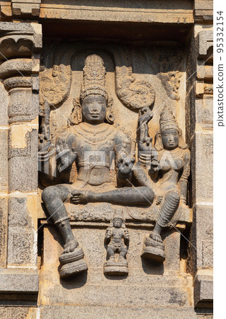 Sculpture of Lord Vishnu and Goddess Lakshmi on wall. Thillai Nataraja Temple or Chidambaram Nataraja temple, dedicated to Lord Shiva as the Lord of dance, Chidambaram, Tamil Nadu, India Sculpture of Lord Vishnu and Goddess Lakshmi on wall. Thillai Nataraja Temple or Chidambaram Nataraja temple, dedicated to Lord Shiva as the Lord of dance, Chidambaram, Tamil Nadu, India 95332154