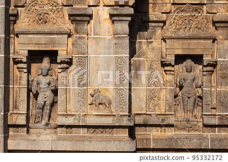 Sculpture of Hindu Gods on Gopuram of Nataraja Temple, Chidambaram, Tamil Nadu, India Sculpture of Hindu Gods on Gopuram of Nataraja Temple, Chidambaram, Tamil Nadu, India 95332172