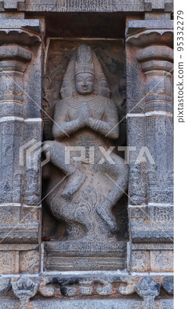 Carved Idol of Lord Brahma on Gopuram of Nataraja Temple, Chidambaram, Tamilnadu, India Carved Idol of Lord Brahma on Gopuram of Nataraja Temple, Chidambaram, Tamilnadu, India 95332279