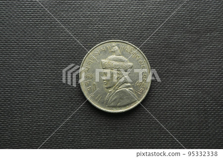1/2 Rupee coin dated 1928 Bhutan, Front view, Silver 95332338