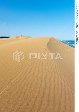 Fumon made of sandstorm (Tottori Sand Dunes) 95332539