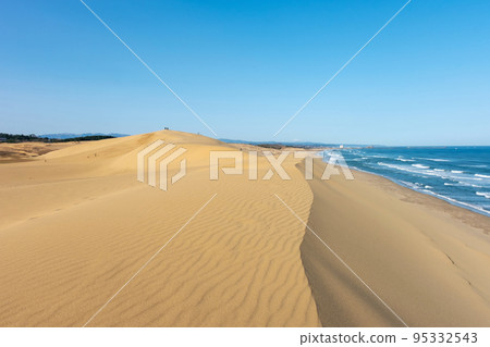 Fumon made of sandstorm (Tottori Sand Dunes) Fumon made of sandstorm (Tottori Sand Dunes) 95332543