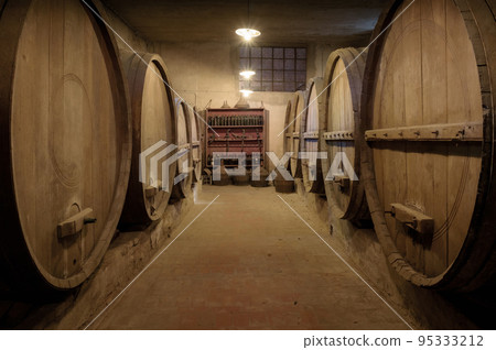 Ancient underground wine cellar Ancient underground wine cellar 95333212