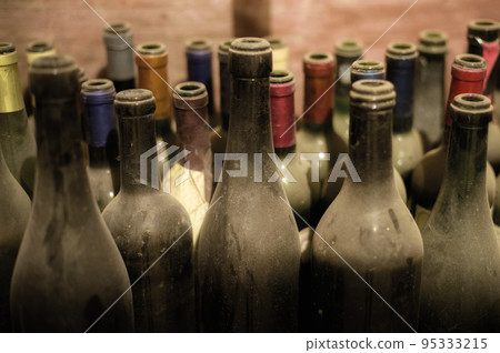 Ancient underground wine cellar Ancient underground wine cellar 95333215