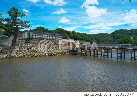 [Japan's Top 100 Castles] Tottori Castle's water moat, stone walls, Gihoju Bridge and Nakano Gomon, Tottori City, Tottori Prefecture 95333377