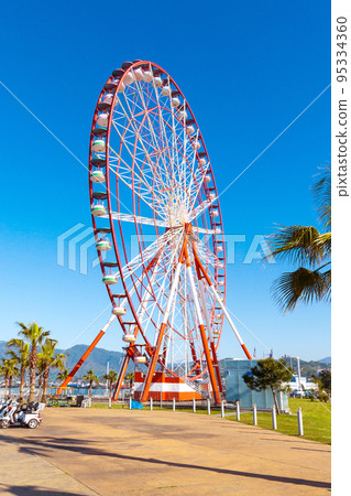 Ferris wheel of Batumi, city of Georgia 95334360