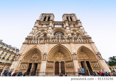 Notre Dame Cathedral *Photographed before the large-scale fire Partially soft focus 95335036