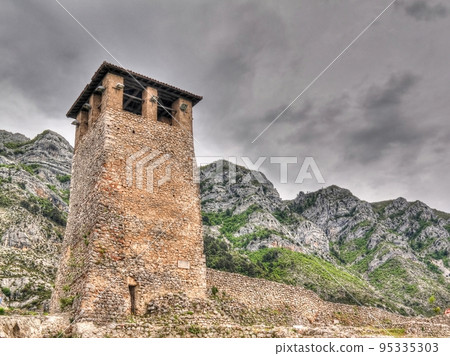 Landscape with ruins of Kruje castle, Albania 95335303