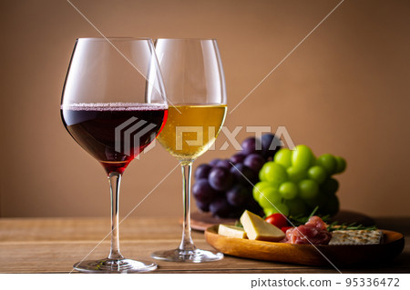 Wine and cooking 95336472