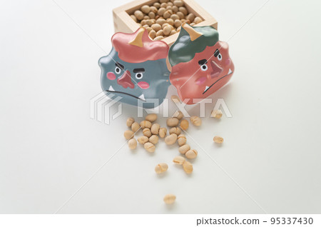 Setsubun demon and beans 95337430