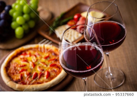 紅酒和意大利菜 95337660