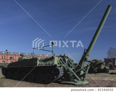 Soviet self-propelled 240 mm mortar in combat position. Soviet self-propelled 240 mm mortar in combat position. 95340050