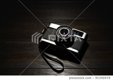 Old film camera 95340478