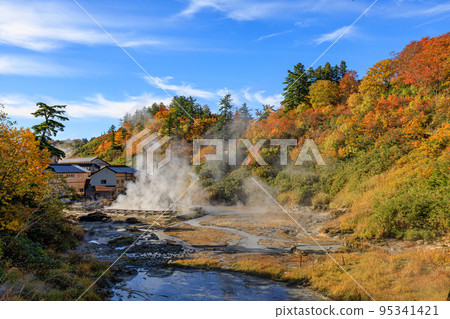 秋天的八幡平，五所岳溫泉的紅葉 95341421