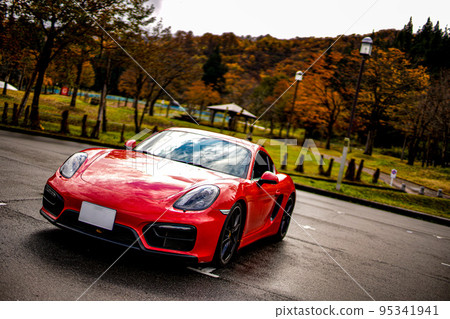 Okutadami的秋葉和汽車 95341941