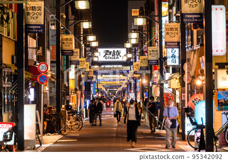 《Tokyo》Togoshi Ginza shopping street, around the time of returning home at night 《Tokyo》Togoshi Ginza shopping street, around the time of returning home at night 95342092