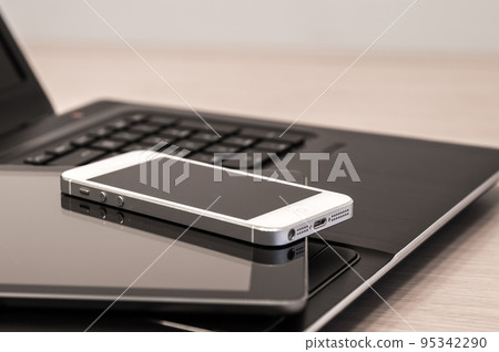 Electronic devices 95342290