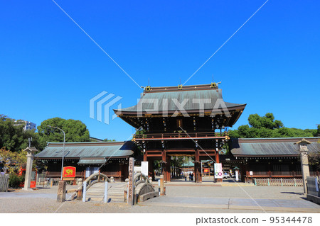 Scenery of Masumida Shrine in Ichinomiya City Scenery of Masumida Shrine in Ichinomiya City 95344478