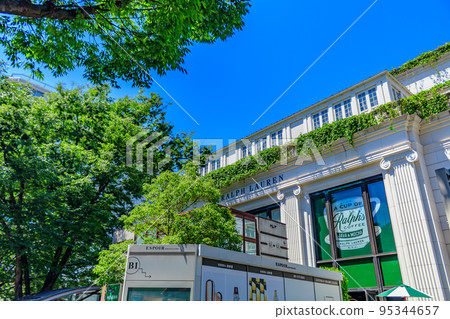 [Urban scenery of Tokyo] Urban scenery around Omotesando 95344657