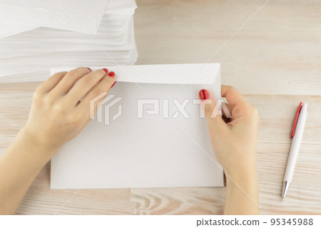 leisurely work in the office 95345988