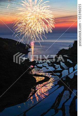 Saga / Hamanoura terraced rice fields and fireworks 95346055