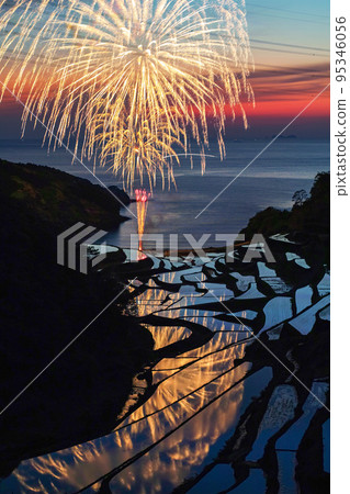 佐賀/濱之浦梯田和煙花 95346056