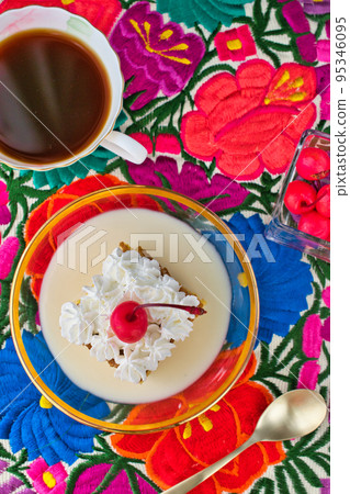 Pastel de tres leches Pastel de tres leches 95346095