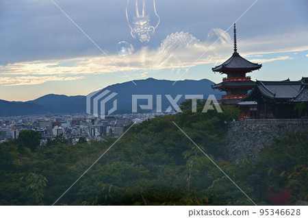 清水寺觀與雲間龍 清水寺觀與雲間龍 95346628