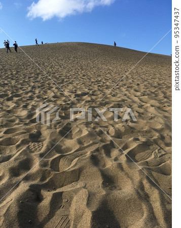 Tottori sand dunes Tottori sand dunes 95347437