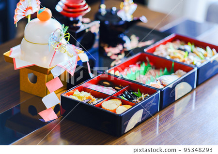 Enjoy the New Year with New Year's dishes [New Year's image] 95348293