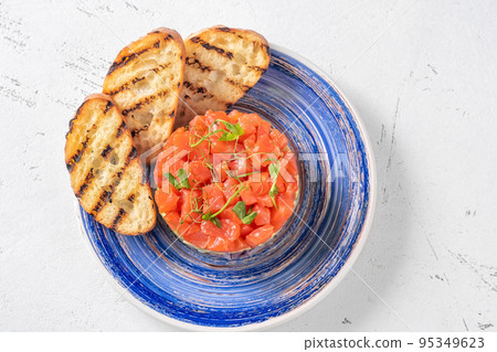 Salmon tartare Salmon tartare 95349623