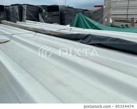 Storage warehouse for metal profiles in the open air for storage of materials and industrial equipment Storage warehouse for metal profiles in the open air for storage of materials and industrial equipment 95354474