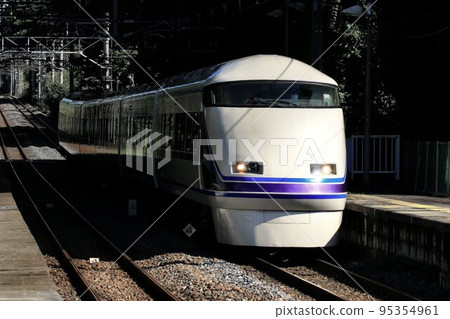 夏末的日光路……東武特快“Spacia”乘坐豪華特快前往日光和鬼怒川 95354961