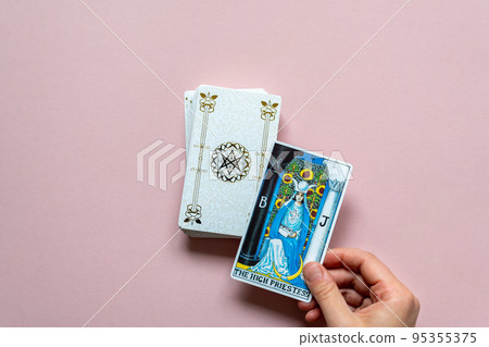 The classic card of Rider Waite deck The classic card of Rider Waite deck 95355375