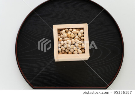 節分必備的大豆 95356197