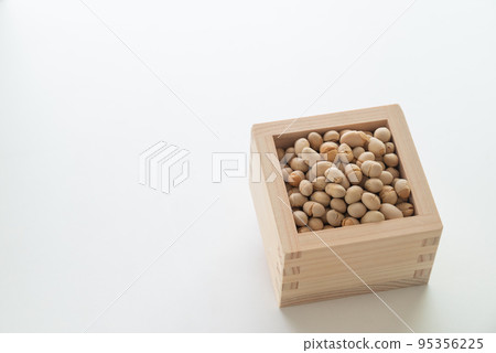 節分必備的大豆 節分必備的大豆 95356225